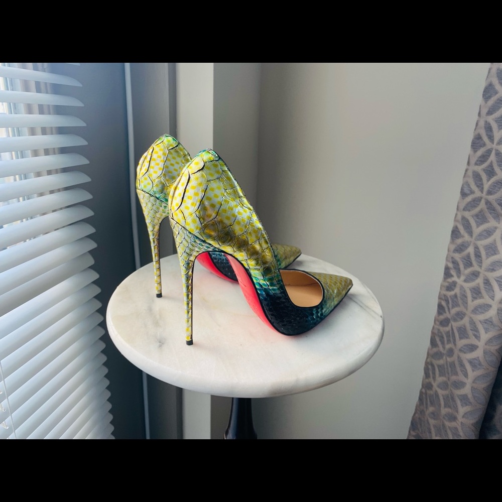 Christian Louboutin SoKate Python Aquarium pumps